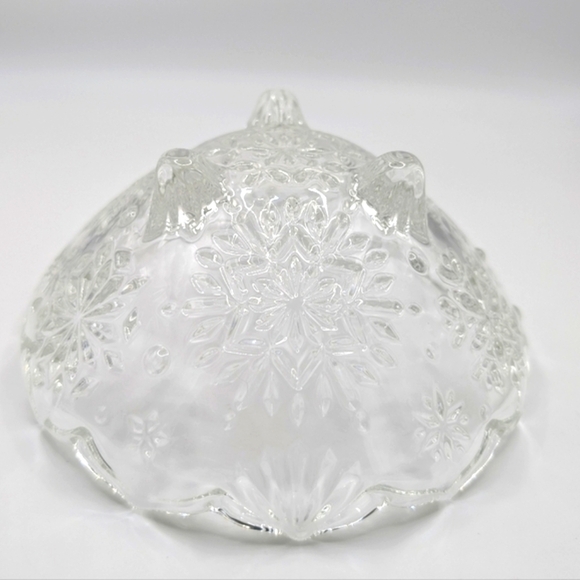 Vintage Mikasa 6" Footed Crystal Snowflake Bowl - Picture 9 of 13